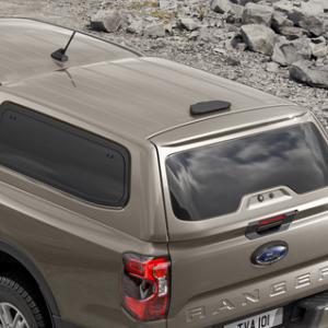 Trda streha s stranskimi okni, Diffused silver